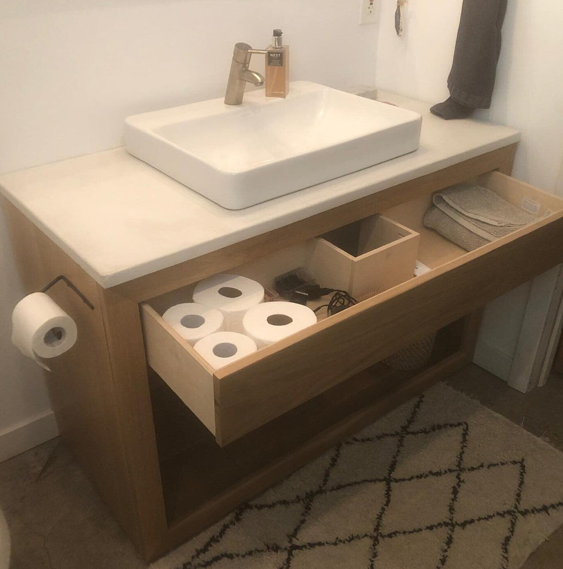 Hiawatha Vanity Cabinet  - Single  -  SET